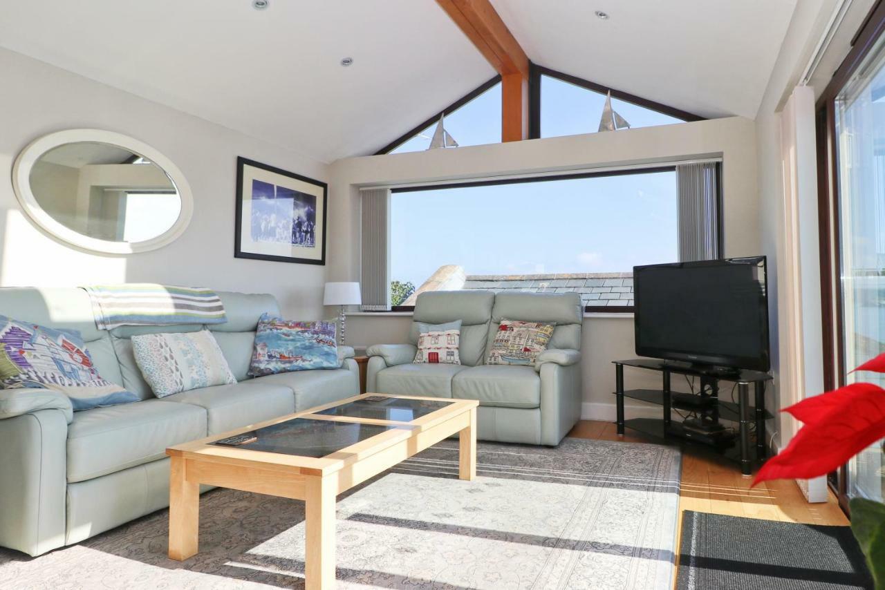 Sea View House *