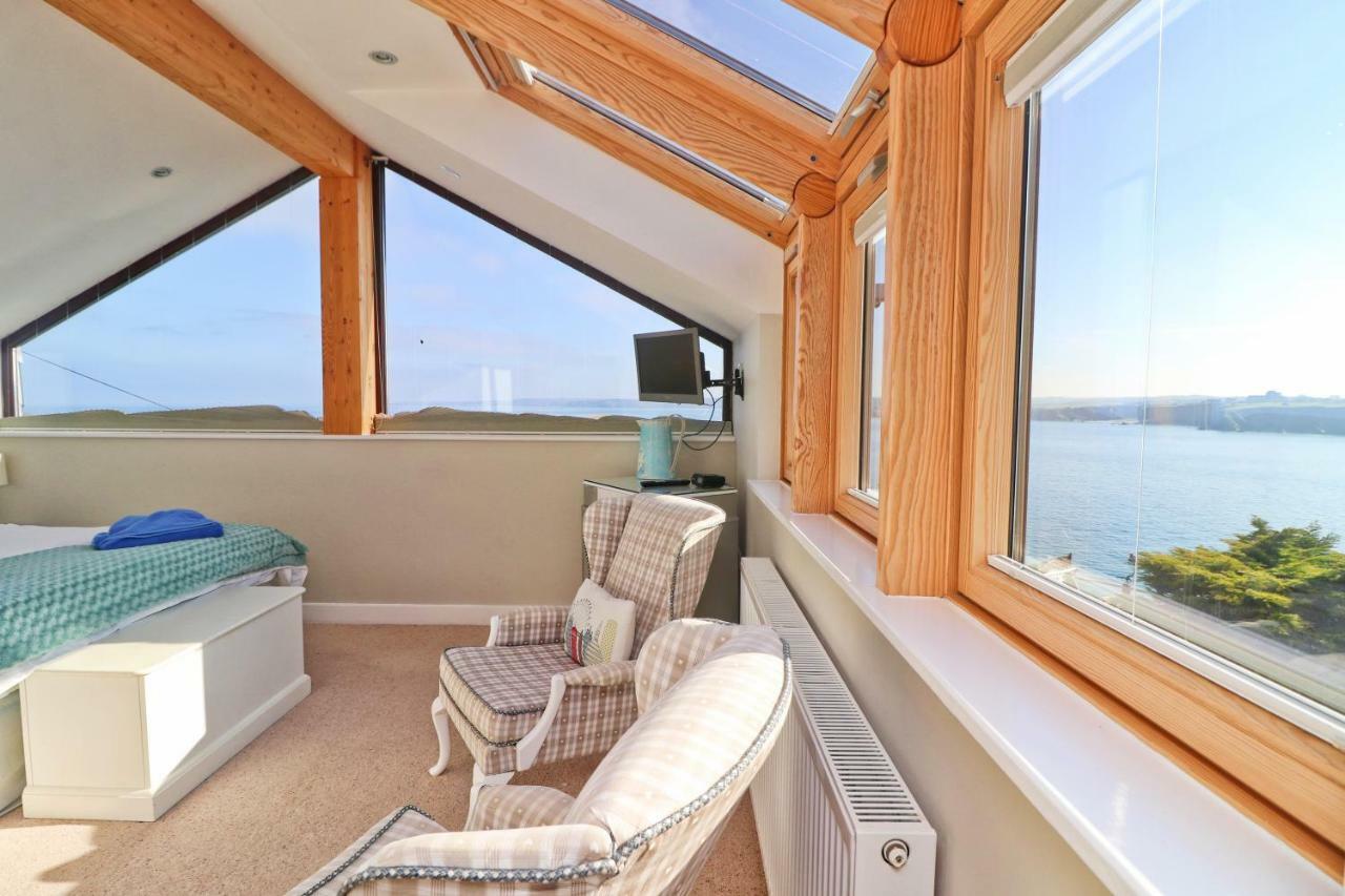 Sea View House *